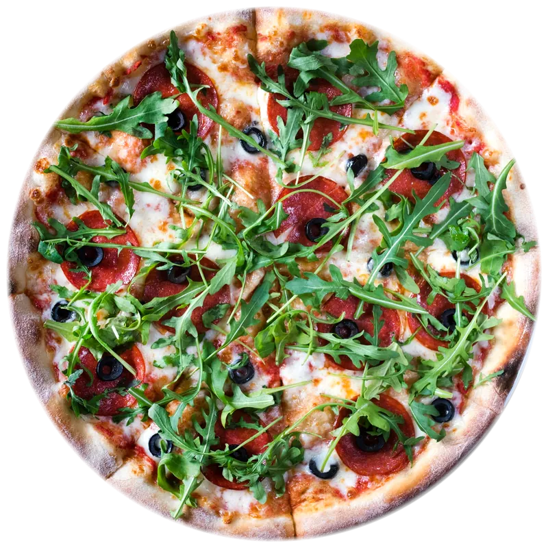 Pizza cu rucola, salam și măsline, văzută de sus
